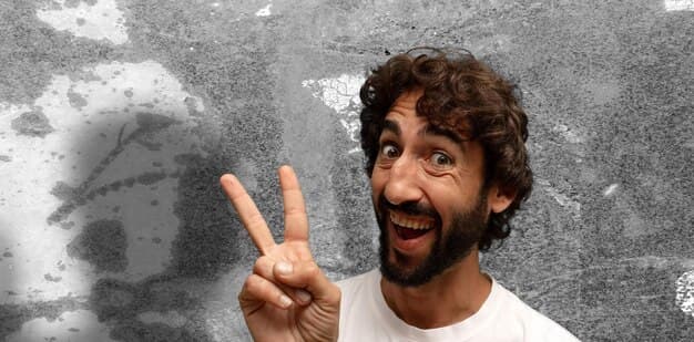 Person vurderer egen kredittscore og økonomisk profil